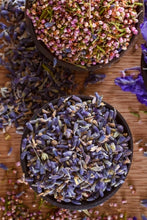 Load image into Gallery viewer, Beauty Eternal - Easy Ways to Preserve Flowers